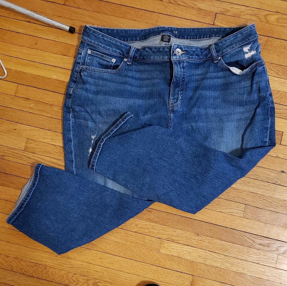 Capris Jeans with holes